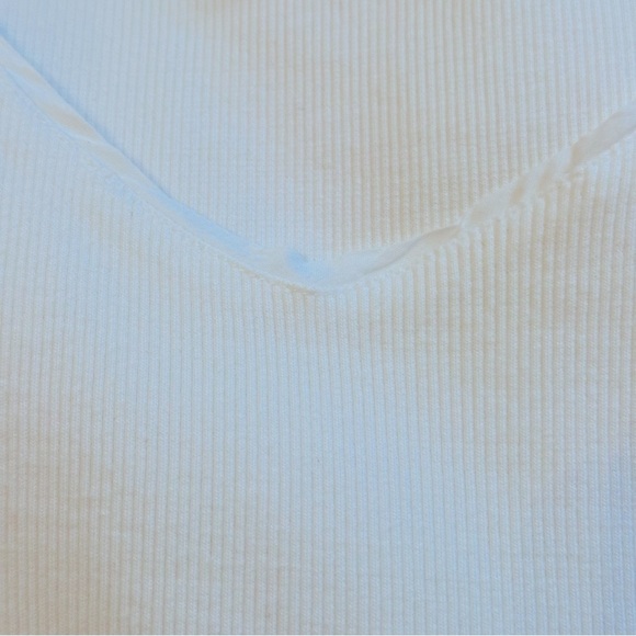 NWT 🆕 Anthro/Maeve White Flutter Sleeve Tee - XS - Picture 6 of 8